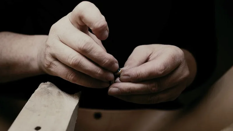 How to Strengthen Brittle Nails That Break and Peel Easily